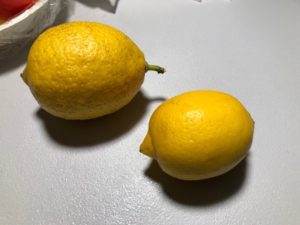 新鮮なレモン